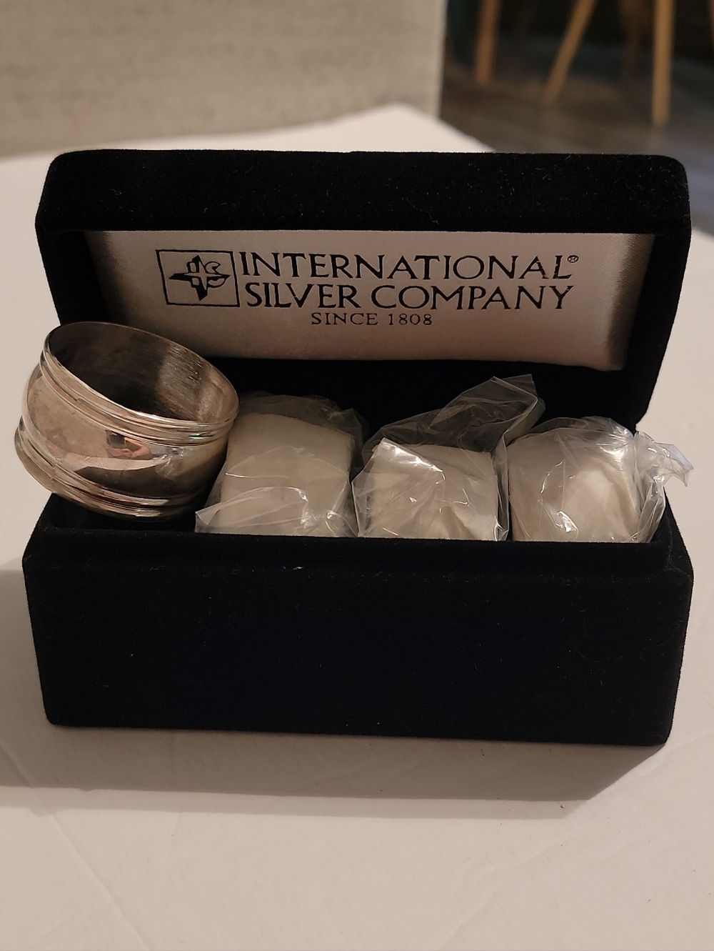 International Silver Company Silverplate Napkin Rings Set of 4 New